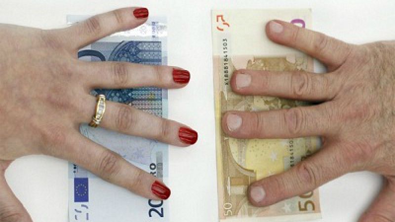 Entre paréntesis - La crisis incrementa la brecha salarial - Escuchar ahora